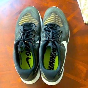 Nike run shoes